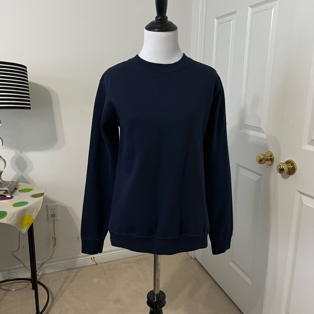 Gildan ladies navy Blue Crewneck sweatshirt size small